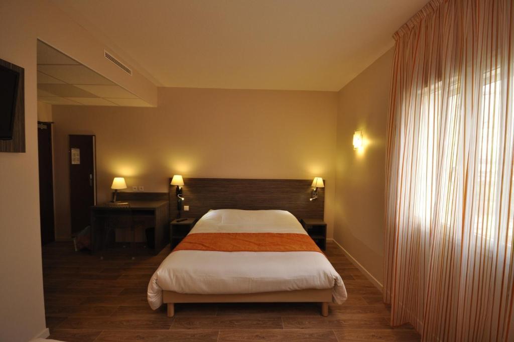 Hotel Le Caiman Pierrelatte Room photo